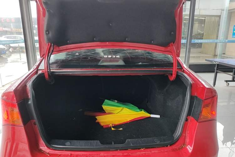Used Roewe 350 2014 1.5L Manual Swift Edition Trunk