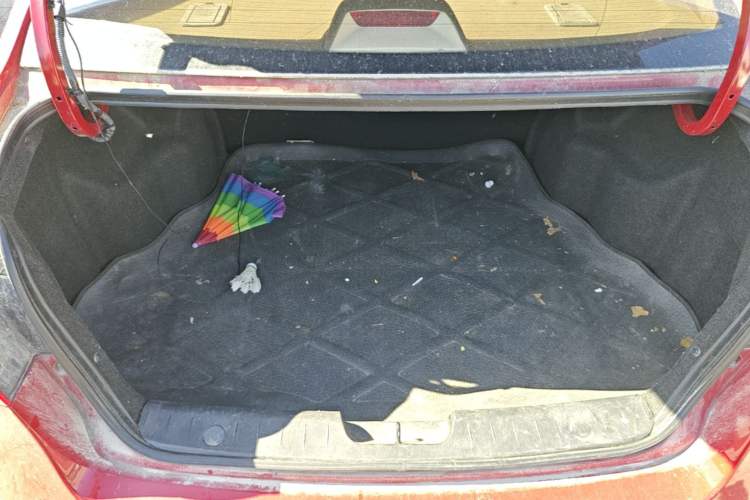 Used Roewe 350 2014 1.5L Manual Xunchi Edition Trunk