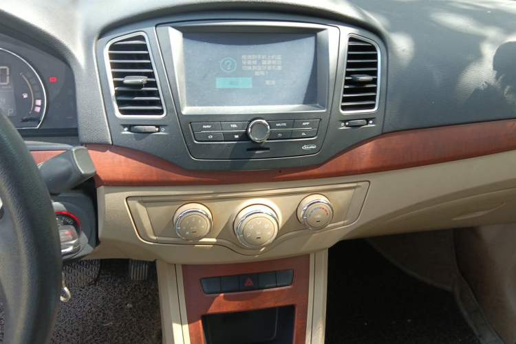 Used Roewe 350 2014 1.5L Automatic Xunyue Version Audio And AC Panel