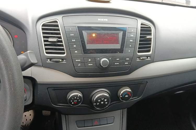Used Roewe 350 2014 1.5L Manual Xunchi Edition Audio And AC Panel