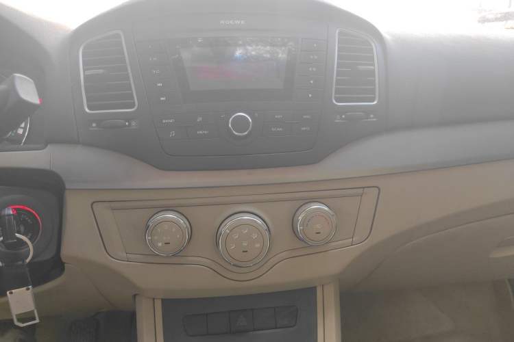 Used Roewe 350 2014 1.5L Manual Xunchi Edition Audio And AC Panel