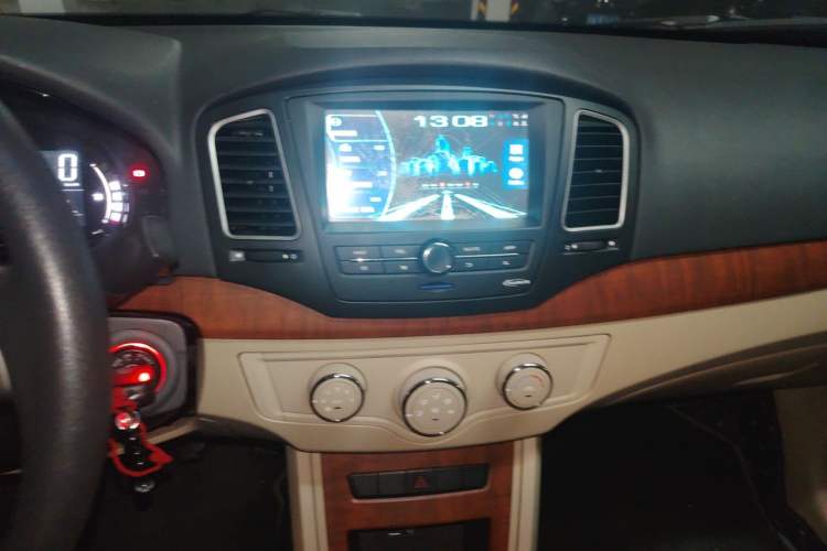 Used Roewe 350 2014 1.5L Manual Swift Edition Audio And AC Panel