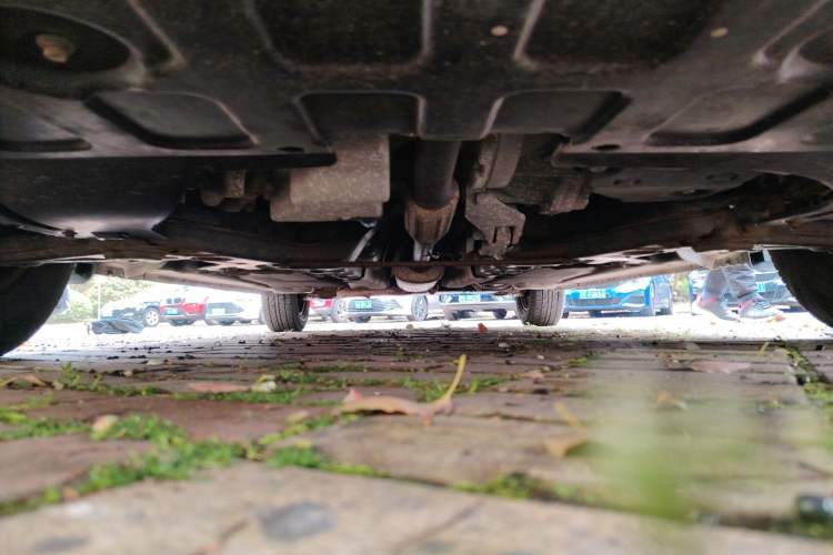 Used Roewe 350 2014 1.5L Automatic Xunda Edition Chassis Front