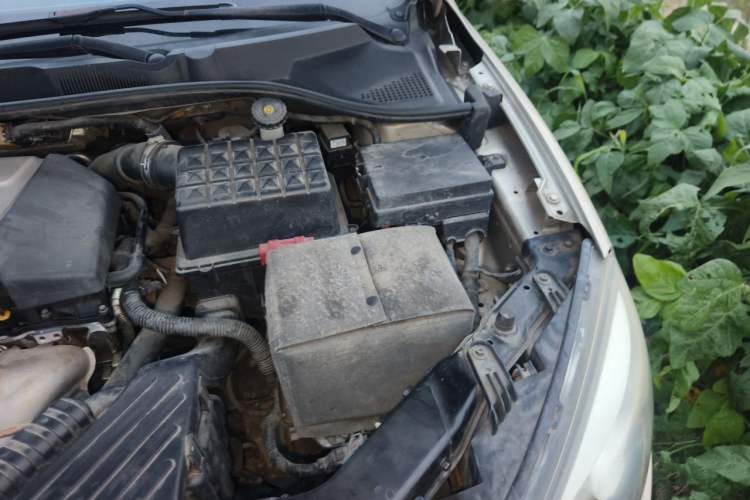 Used Roewe 350 2014 1.5L Automatic Xunyue Version Engine Bay Left