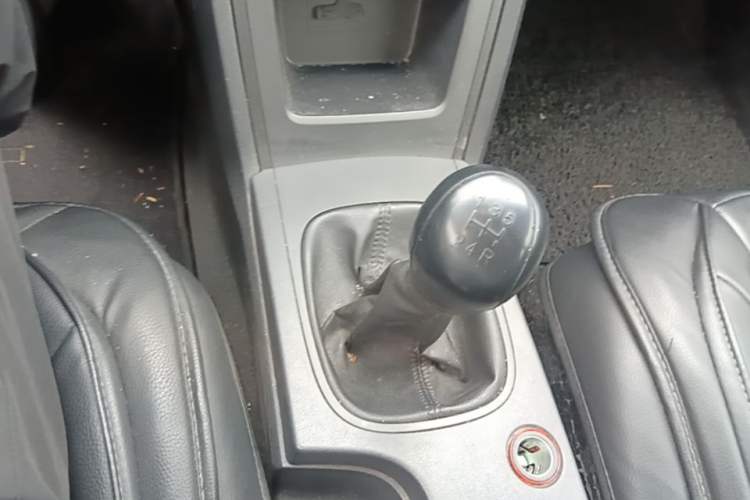 Used Roewe 350 2014 1.5L Manual Xunchi Edition Gear Lever