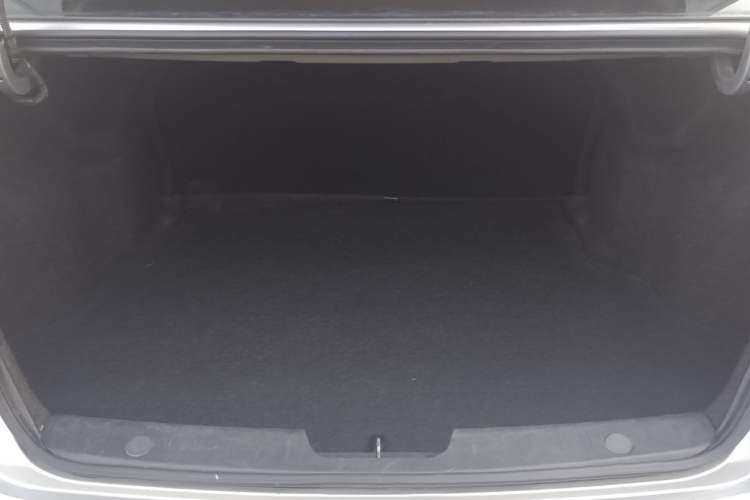 Used Roewe 350 2014 1.5L Manual Xunchi Edition Interior 4