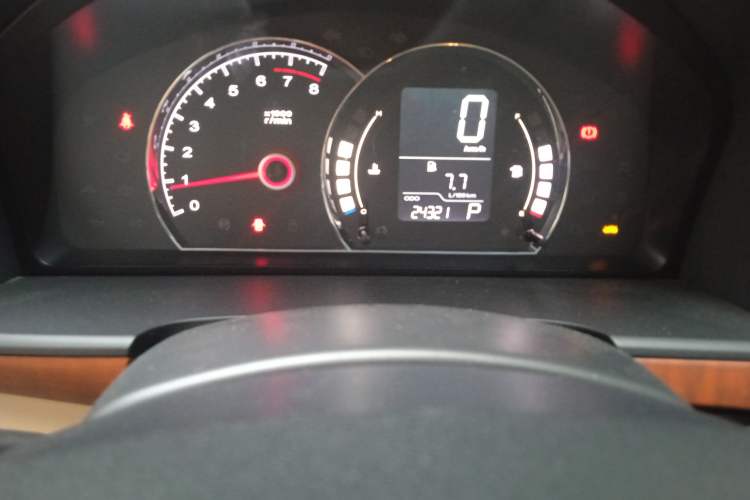 Used Roewe 350 2014 1.5L Automatic Xunyue Version Odometer Close Up