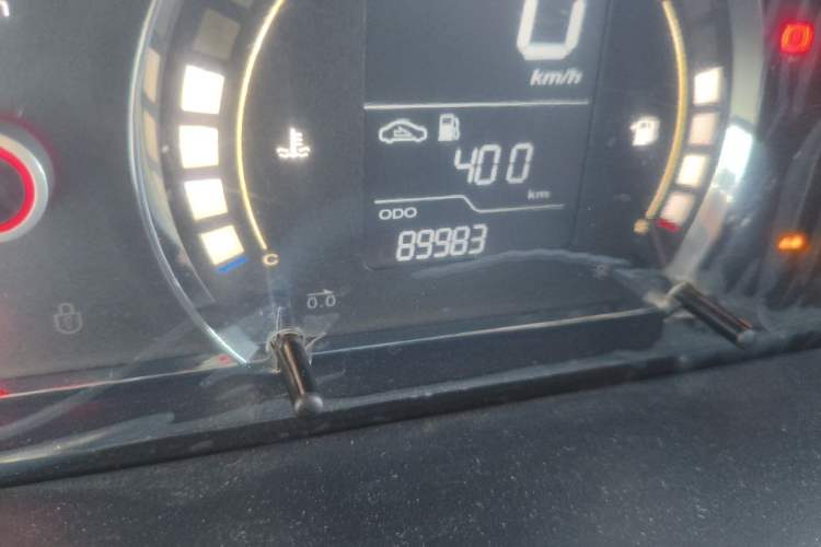 Used Roewe 350 2014 1.5L Manual Xunchi Edition Odometer Close Up