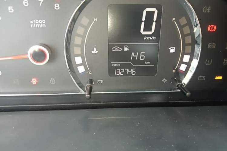 Used Roewe 350 2014 1.5L Manual Xunchi Edition Odometer Close Up