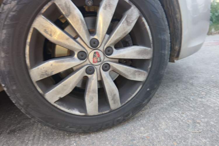 Used Roewe 350 2014 1.5L Automatic Xunyue Version Right Front Wheel Hub