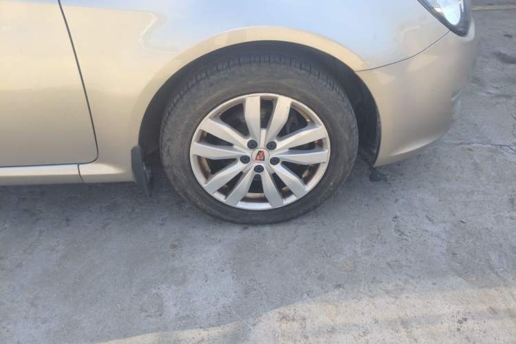 Used Roewe 350 2014 1.5L Manual Xunchi Edition Right Front Wheel Hub