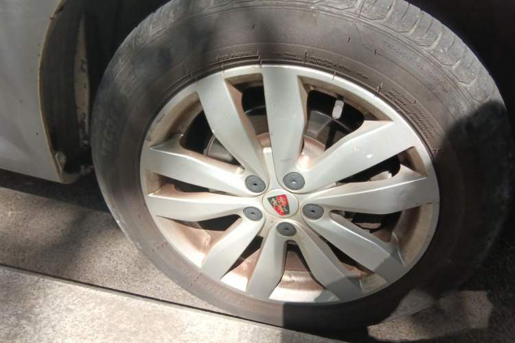Used Roewe 350 2014 1.5L Automatic Xunyue Version Right Front Wheel Hub