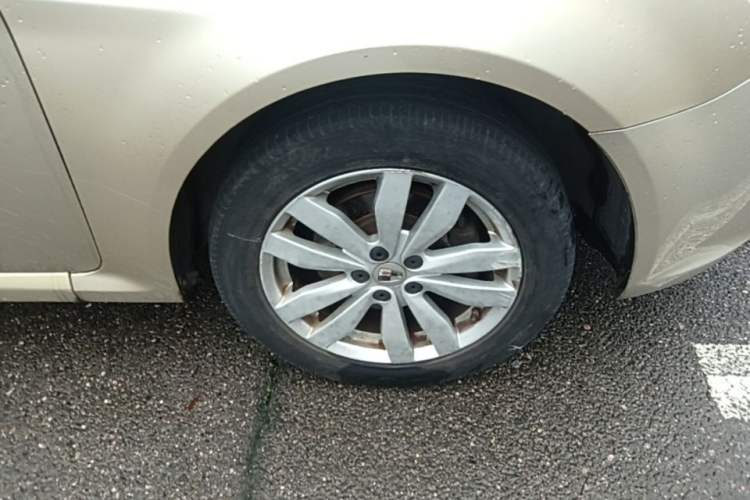 Used Roewe 350 2014 1.5L Manual Xunchi Edition Right Front Wheel Hub