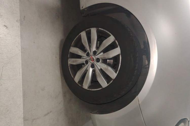 Used Roewe 350 2014 1.5L Manual Swift Edition Right Front Wheel Hub