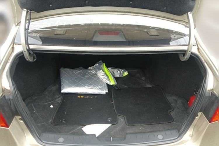 Used Roewe 350 2014 1.5L Manual Xunchi Edition Trunk