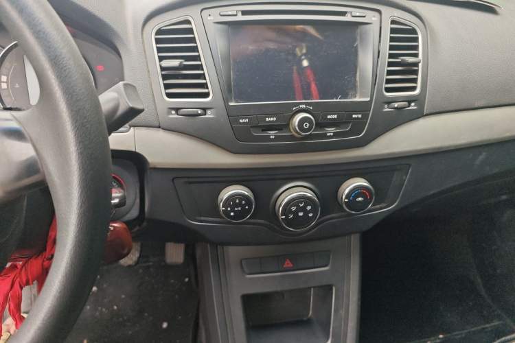 Used Roewe 350 2014 1.5L Manual Xunchi Edition Audio And AC Panel
