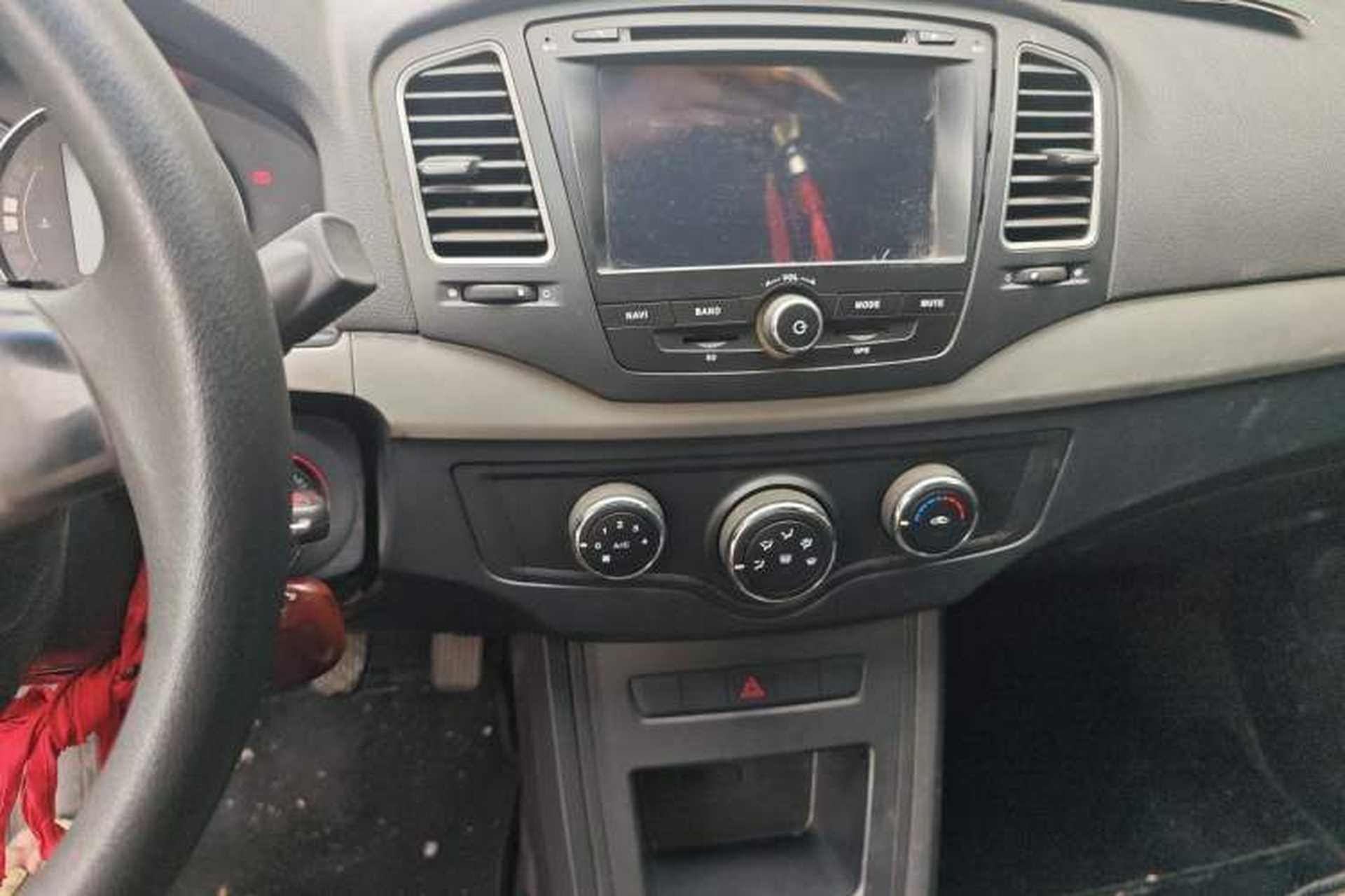 Used Roewe 350 2014 1.5L Manual Xunchi Edition Audio And AC Panel