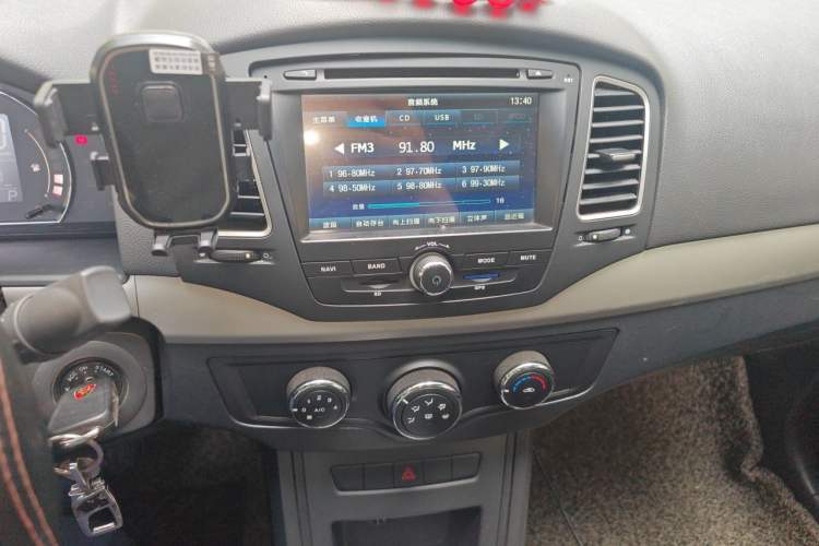 Used Roewe 350 2014 1.5L Automatic Xunda Edition Audio And AC Panel