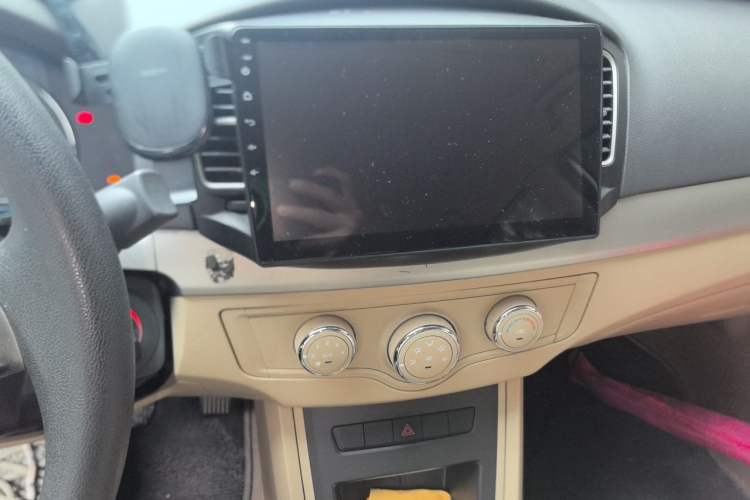 Used Roewe 350 2014 1.5L Manual Xunchi Edition Audio And AC Panel