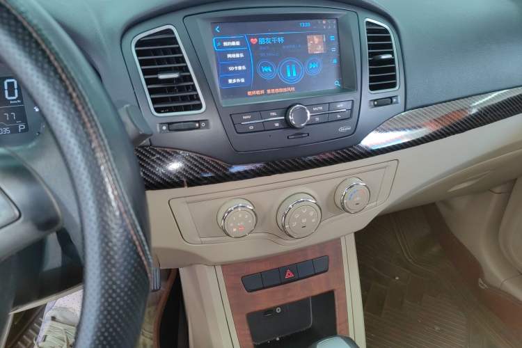 Used Roewe 350 2014 1.5L Automatic Xunyue Version Audio And AC Panel