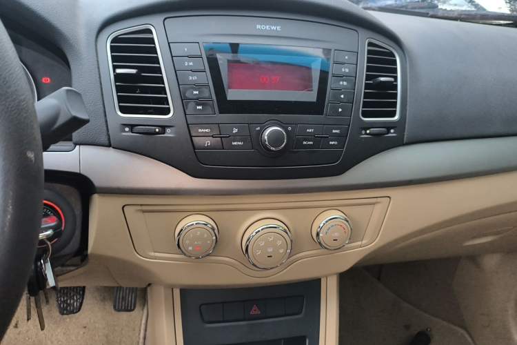 Used Roewe 350 2014 1.5L Manual Xunchi Edition Audio And AC Panel