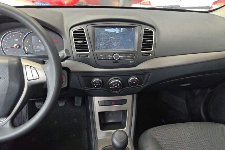 Used Roewe 350 2014 1.5L Manual Swift Edition Audio And AC Panel