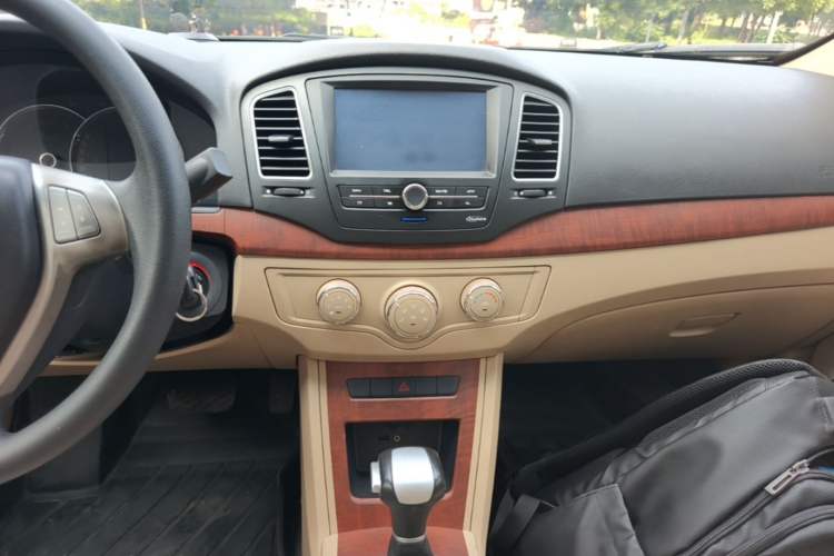 Used Roewe 350 2014 1.5L Automatic Xunyue Version Audio And AC Panel
