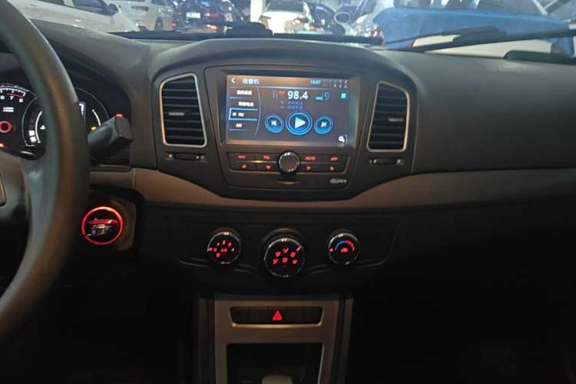 Used Roewe 350 2014 1.5L Automatic Xunyue Version Audio And AC Panel