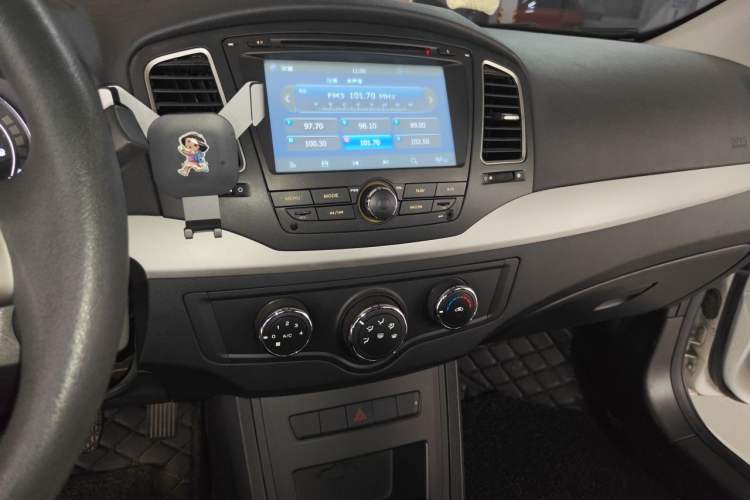 Used Roewe 350 2014 1.5L Automatic Xunda Edition Audio And AC Panel