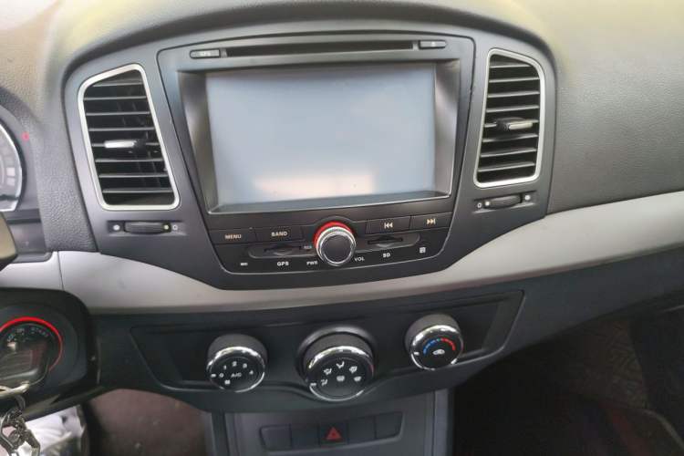 Used Roewe 350 2014 1.5L Manual Xunchi Edition Audio And AC Panel