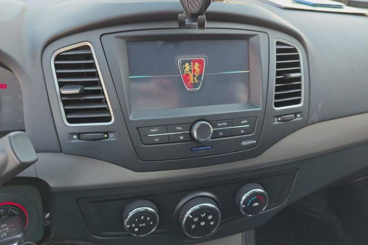 Used Roewe 350 2014 1.5L Manual Swift Edition Audio And AC Panel