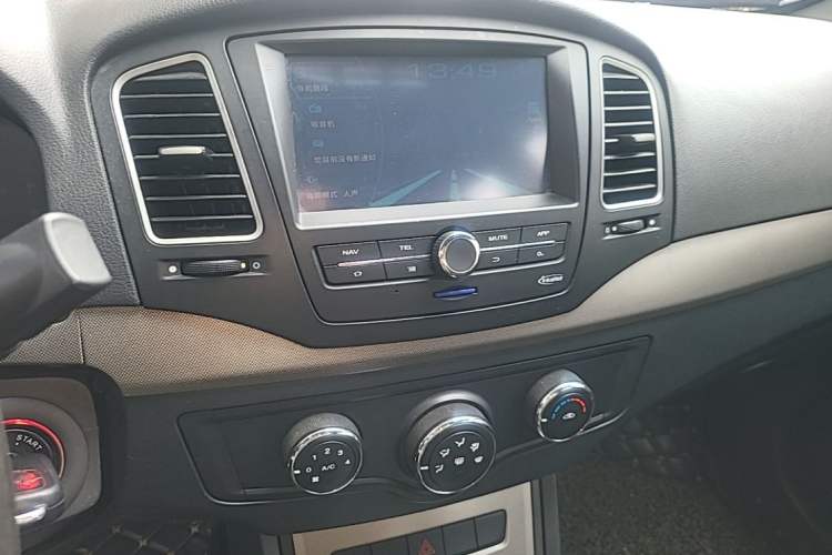 Used Roewe 350 2014 1.5L Automatic Xunyue Version Audio And AC Panel