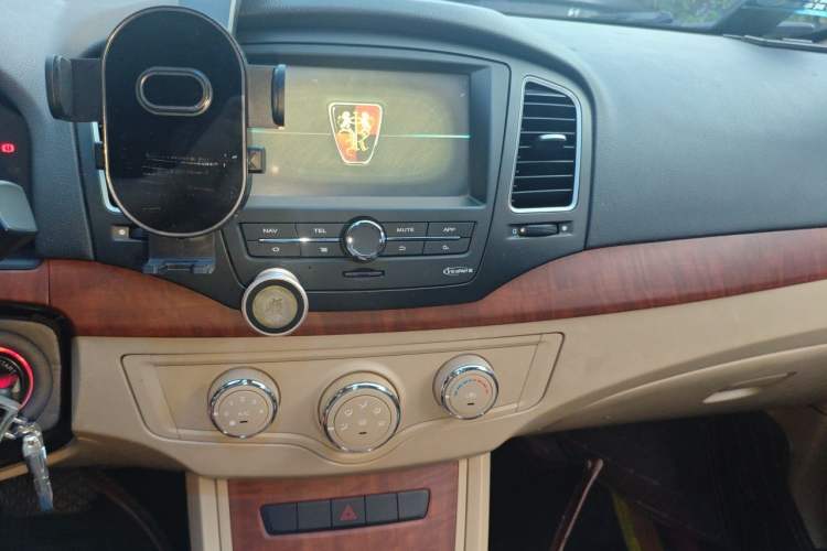 Used Roewe 350 2014 1.5L Automatic Xunyue Version Audio And AC Panel