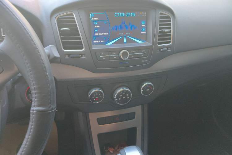 Used Roewe 350 2014 1.5L Automatic Xunyue Version Audio And AC Panel