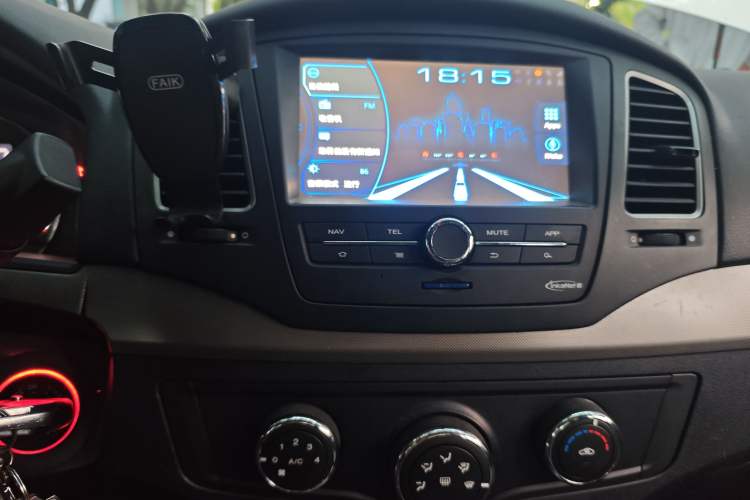 Used Roewe 350 2014 1.5L Automatic Xunyue Version Audio And AC Panel