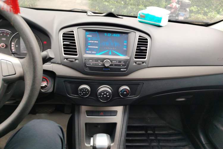 Used Roewe 350 2014 1.5L Automatic Xunyue Version Audio And AC Panel