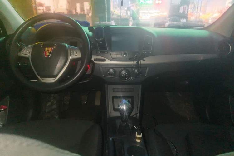 Used Roewe 350 2014 1.5L Manual Xunchi Edition Center Console