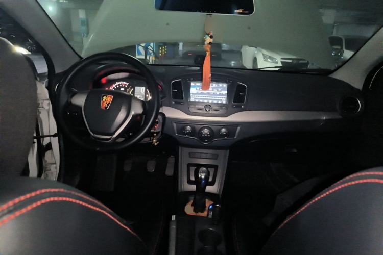 Used Roewe 350 2014 1.5L Manual Xunchi Edition Center Console
