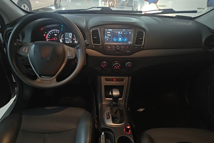 Used Roewe 350 2014 1.5L Automatic Xunyue Version Center Console