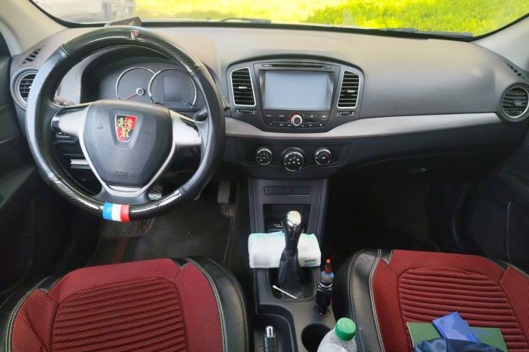 Used Roewe 350 2014 1.5L Manual Xunchi Edition Center Console
