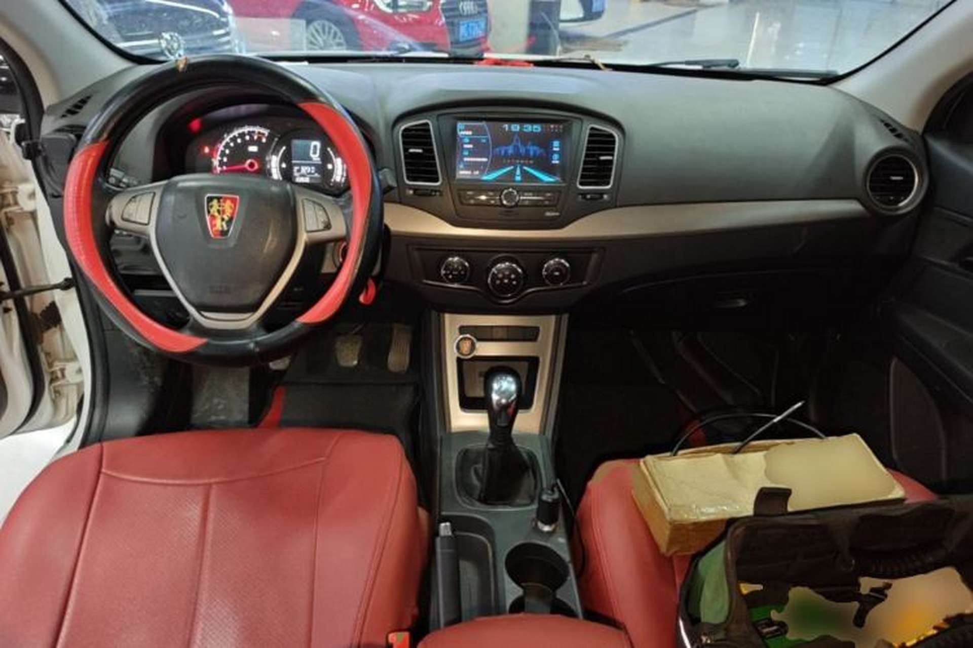 Used Roewe 350 2014 1.5L Manual Swift Edition Center Console
