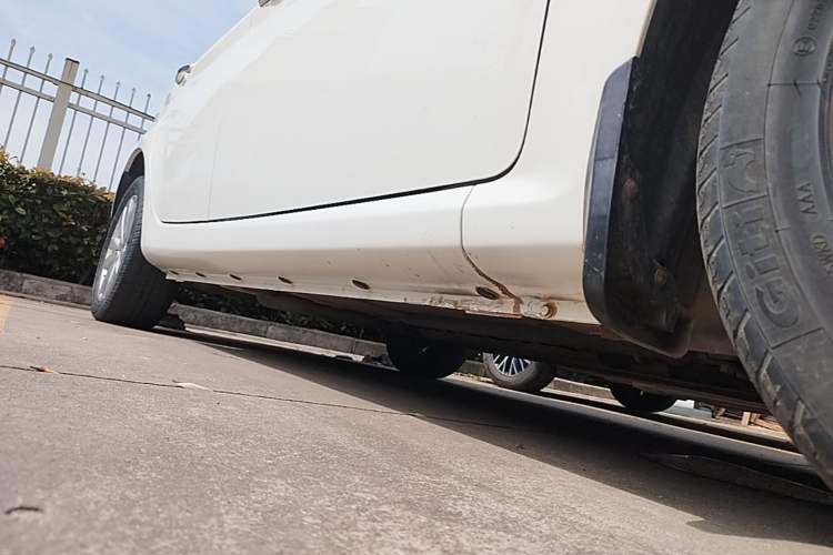 Used Roewe 350 2014 1.5T Manual Jingrui Edition Chassis Front Right