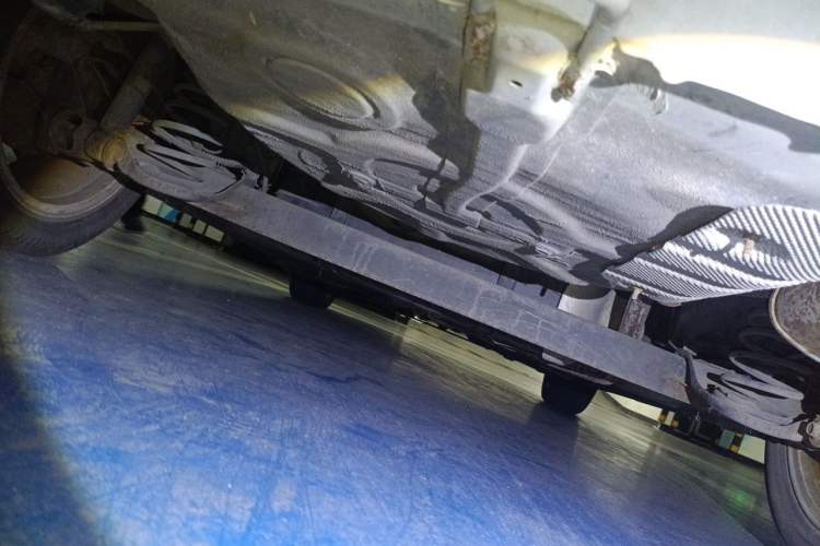 Used Roewe 350 2014 1.5L Automatic Xunyue Version Chassis Rear