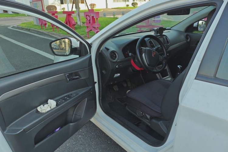 Used Roewe 350 2014 1.5L Manual Swift Edition Driver Seat