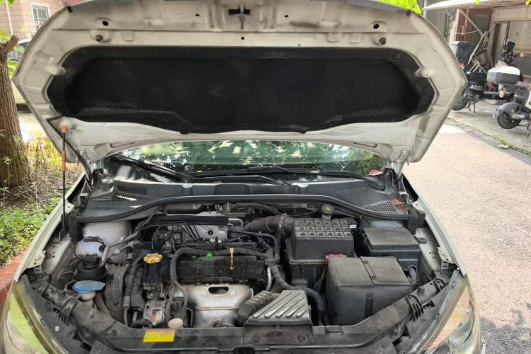 Used Roewe 350 2014 1.5L Automatic Xunda Edition Engine Bay