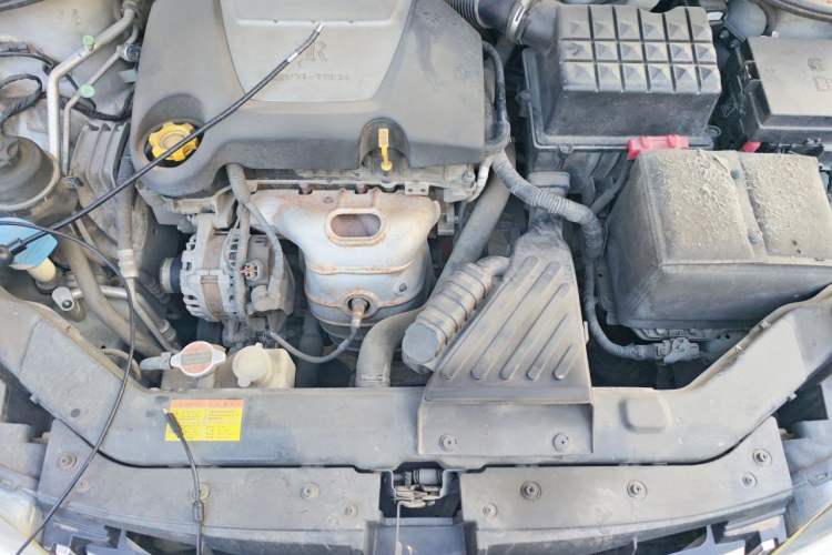 Used Roewe 350 2014 1.5L Automatic Xunyue Version Engine Bay
