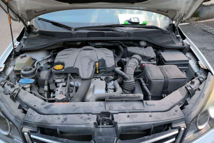 Used Roewe 350 2014 1.5T Automatic JingShang Edition Engine Bay