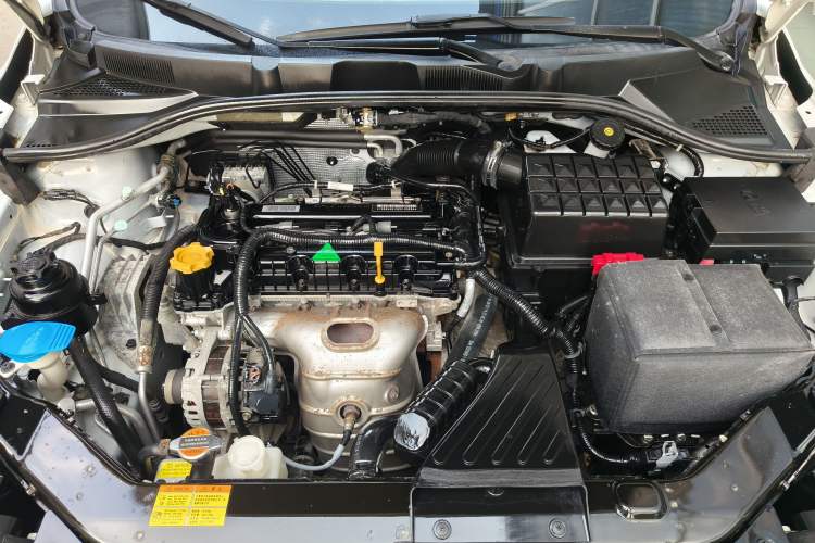 Used Roewe 350 2014 1.5L Automatic Xunda Edition Engine Bay