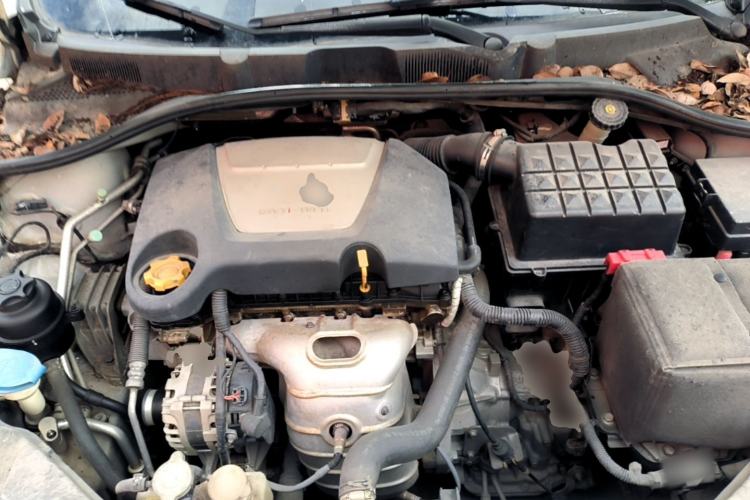 Used Roewe 350 2014 1.5L Automatic Xunyue Version Engine Bay