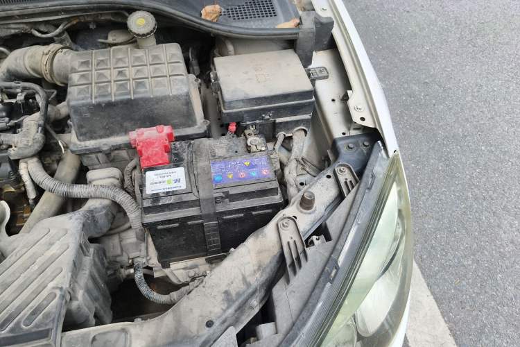Used Roewe 350 2014 1.5L Manual Xunchi Edition Engine Bay Left